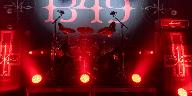 1349 enflamme Le Studio TD avec un spectacle de black métal intense