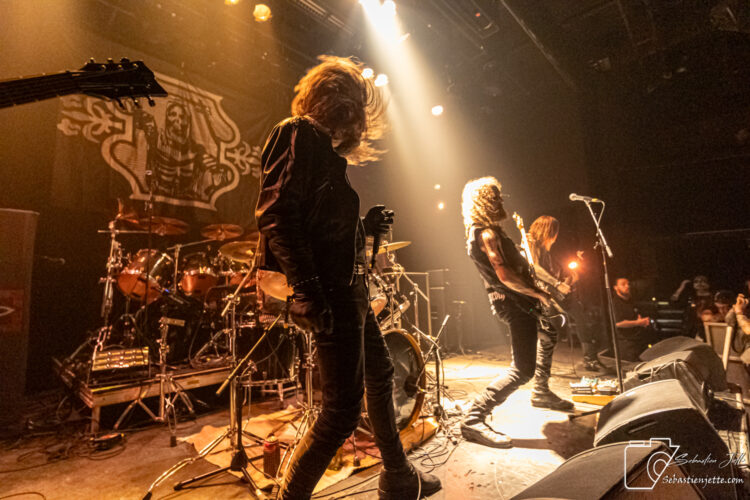 1349 enflamme Le Studio TD avec un spectacle de black métal intense