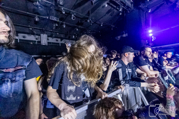 1349 enflamme Le Studio TD avec un spectacle de black métal intense