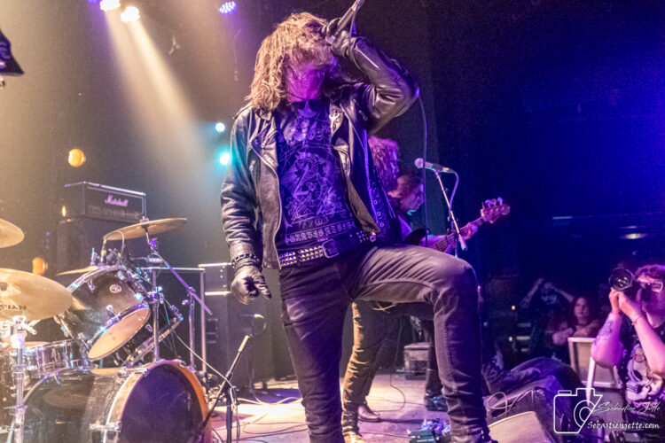 1349 enflamme Le Studio TD avec un spectacle de black métal intense