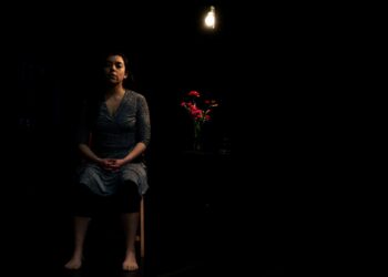 Sonia Bustos explore l’héritage et le deuil dans une élégie dansée poignante au MAI