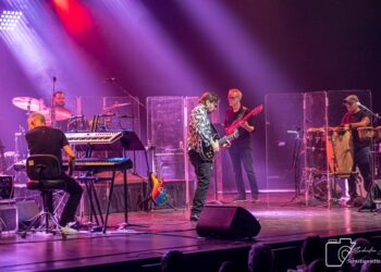 Al Di Meola: Une Légende du Jazz Fusion au Festival International de Jazz de Montréal