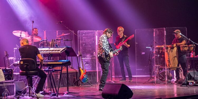 Al Di Meola: Une Légende du Jazz Fusion au Festival International de Jazz de Montréal