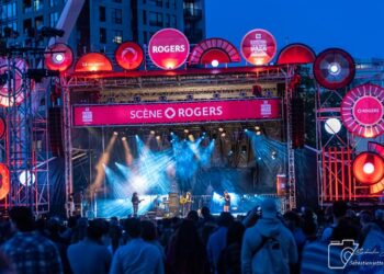 Carl « Buffalo » Nichols : Une étoile montante du blues au Festival International de Jazz de Montréal