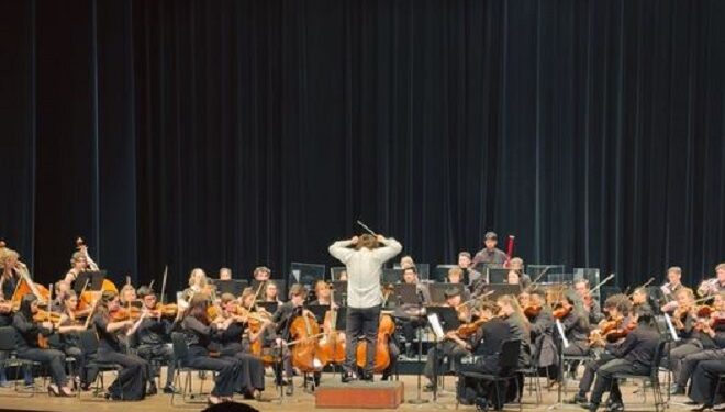 Par-dessus tout, la révélation d’un compositeur québécois de talent auteur de Fragments pour orchestre: Charles Roy Dubuc