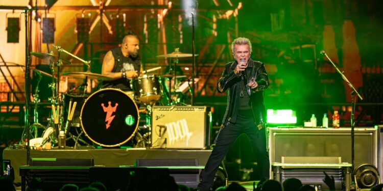 Billy Idol enflamme Montréal pour les 40 ans de « Rebel Yell »