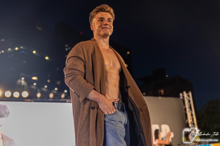 Défilé anniversaire : 65 ans marqués par la mode