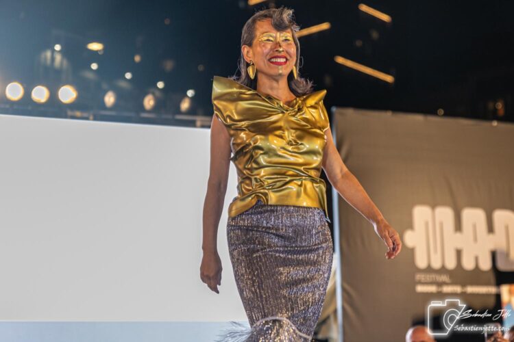 Défilé anniversaire : 65 ans marqués par la mode