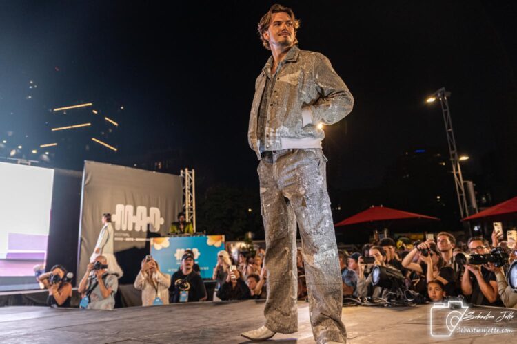 Défilé anniversaire : 65 ans marqués par la mode