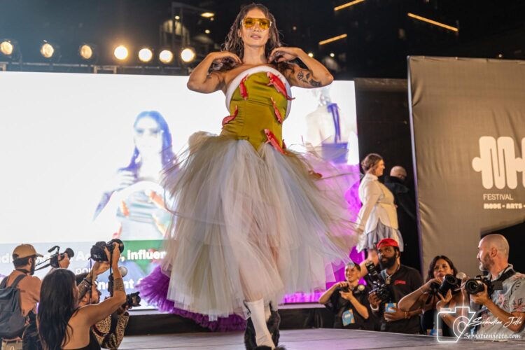 Défilé anniversaire : 65 ans marqués par la mode