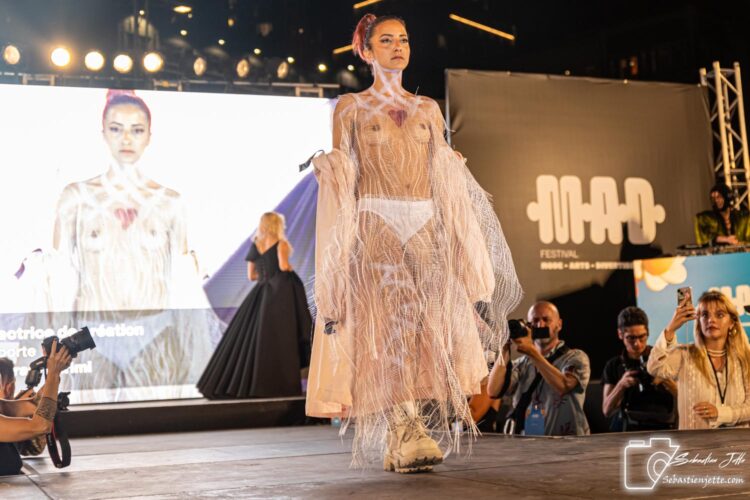 Défilé anniversaire : 65 ans marqués par la mode