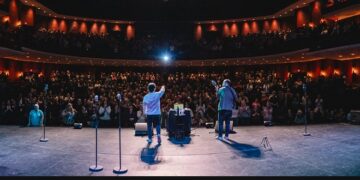 Hallelujah : La tournée de Choir! Choir! Choir!