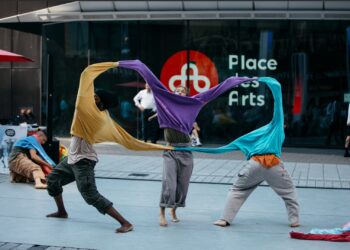 Une soirée de danse québécoise qui électrise la Place des Arts
