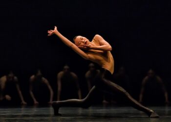 Une soirée vibrante avec Ballet BC au Théâtre Maisonneuve