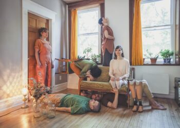 Corpuscule Danse transforme la Fonderie Darling en un cocon de rêves