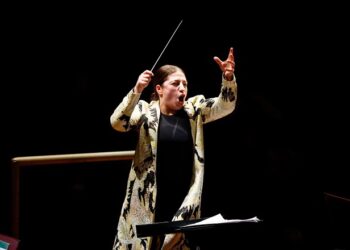 Salle comble pour le violoniste Randall Goosby et la cheffe Dalia Stasevska, radieux avec l’OSM