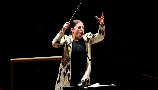 Salle comble pour le violoniste Randall Goosby et la cheffe Dalia Stasevska, radieux avec l’OSM