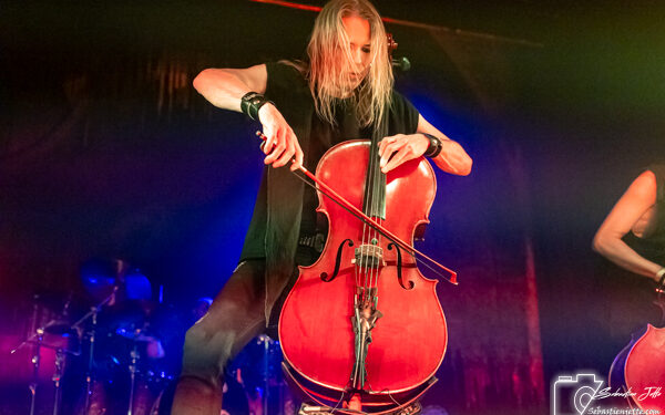 Apocalyptica et Nita Strauss enflamment le MTelus