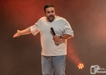 Neev : Un spectacle intime et révélateur au Théâtre St-Denis