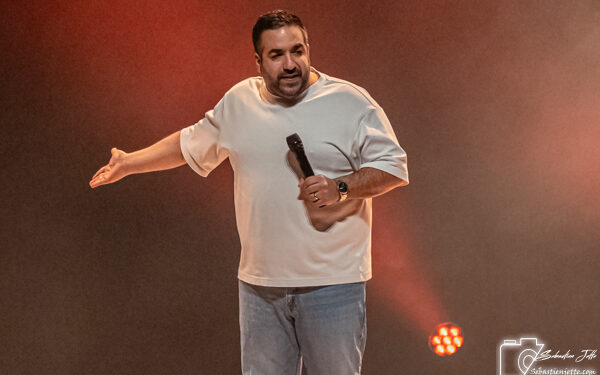 Neev : Un spectacle intime et révélateur au Théâtre St-Denis