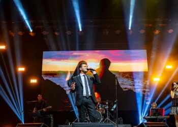 Julien Dassin en concert à Montréal : Un hommage inoubliable à son père Joe Dassin