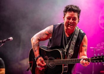 Éric Lapointe célèbre les 30 ans de son album Obsession lors d’un spectacle-évènement