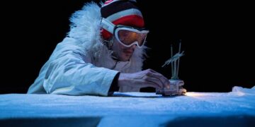 Des marionnettes animales mettent à nu les effets de la catastrophe climatique