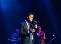 Julien Dassin chante Joe Dassin : un hommage tout en simplicité