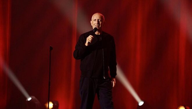 Gad Elmaleh à Montréal : Entre rires et introspection avec son spectacle Lui-même