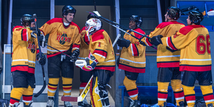 Les Boys, une adaptation scénique fidèle et rafraîchissante