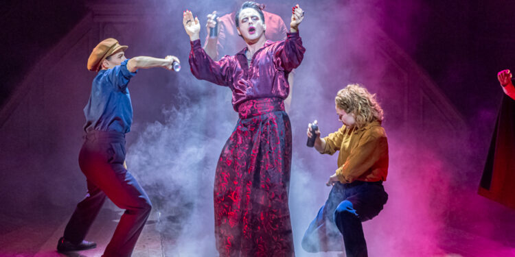 Dracula à la TOHU : quand l’horreur se transforme en fou rire (photos)