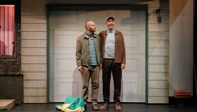 Rue Duplessis  – Ma petite noirceur chez Duceppe : Traumatismes d’un émigré hors de sa classe sociale