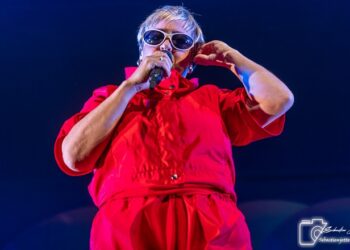 Ariane Moffatt en apesanteur au MTelus : une rentrée électrisante avec Airs de jeux