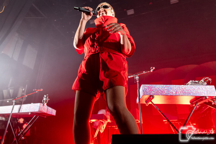 Ariane Moffatt en apesanteur au MTelus : une rentrée électrisante avec Airs de jeux