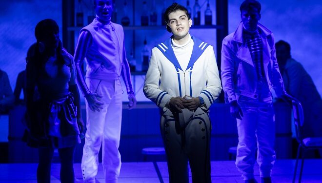 Entrevue : David Marino, un Maxence québécois sous les projecteurs du Lido de Paris