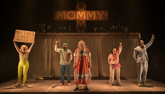 Une claque de théâtre-rap pur et dur: Mommy revient hanter les esprits!