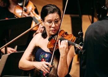 La violoniste mohawk Tara-Louise Montour