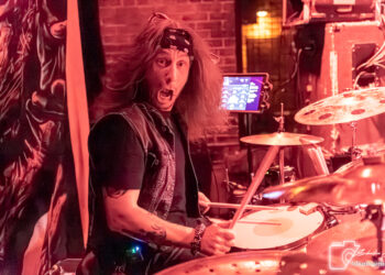 Burning Attic, Burning the Oppressor et Reanimator sur scène à Montréal