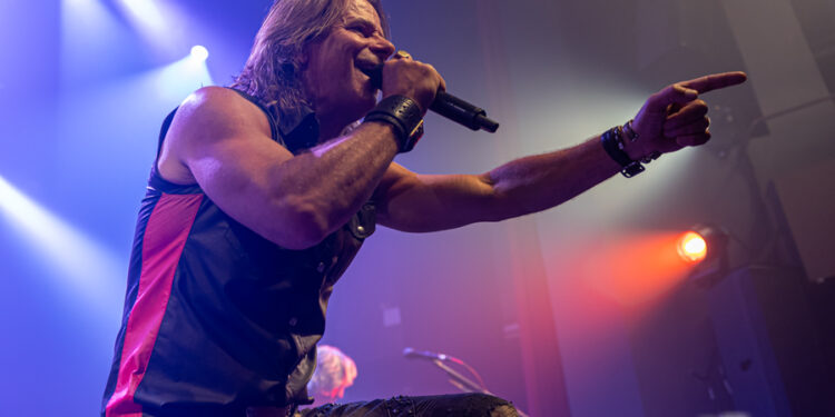 Sword célèbre 45 ans de métal pur au Club Soda