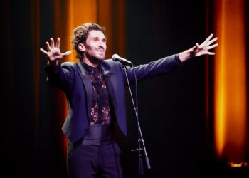 Entrevue : Vladimir Korneev fait battre le cœur de Piaf à Montréal