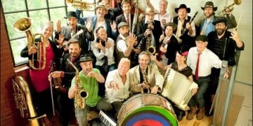 L’apothéose d’un quart de siècle de musique libre : La Fanfare Pourpour à l’Outremont!