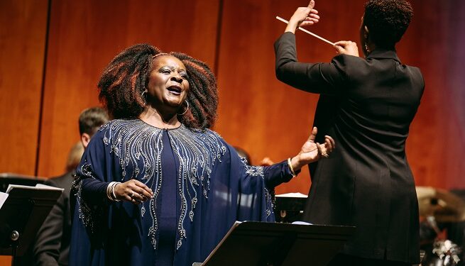 Quand l’histoire se chante : l’hommage vibrant de l’OCM avec Marie-Josée Lord