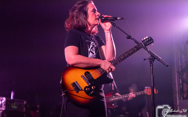 Journey enflamme le Centre Bell avec une pluie de classiques intemporels