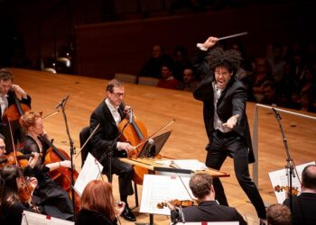 Un glorieux Sacre du printemps pour Rafael Payare réélu chef 5 ans