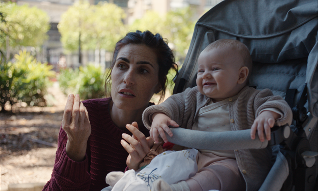 Sorda : Sourde et heureuse. Un film de Eva Libertad et Nuria Muñoz Ortín.