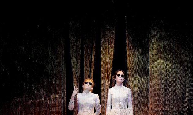 Théâtre : « Lumières, Lumières, Lumières » débarque à Montréal après un triomphe à Paris