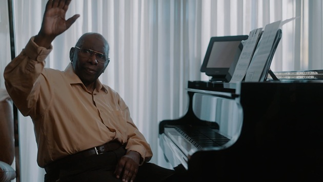 Oliver Jones se raconte à Gildor Roy dans l’ultime entretien « Avant de partir »