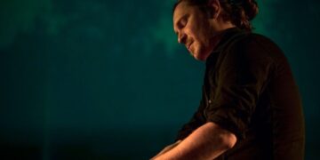 Le piano de Roman Zavada réveille les aurores boréales sous la Satosphère