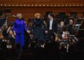 La cheffe Barbara Dragan, la pianiste Gabriela Montero et le trompettiste Antoine Mailloux et l'Orchestre métropolitain