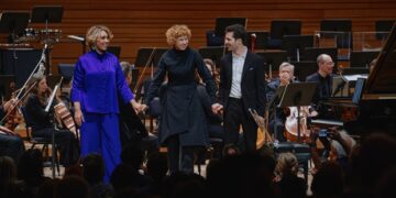 La cheffe Barbara Dragan, la pianiste Gabriela Montero et le trompettiste Antoine Mailloux et l'Orchestre métropolitain
